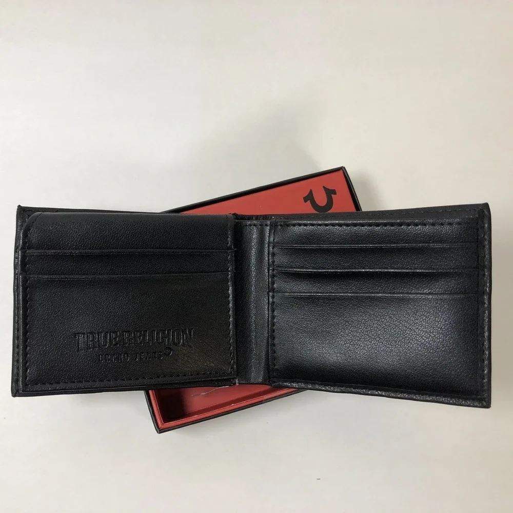 NEW True Religion Black Leather Bifold Wallet Men Gold Logo Box